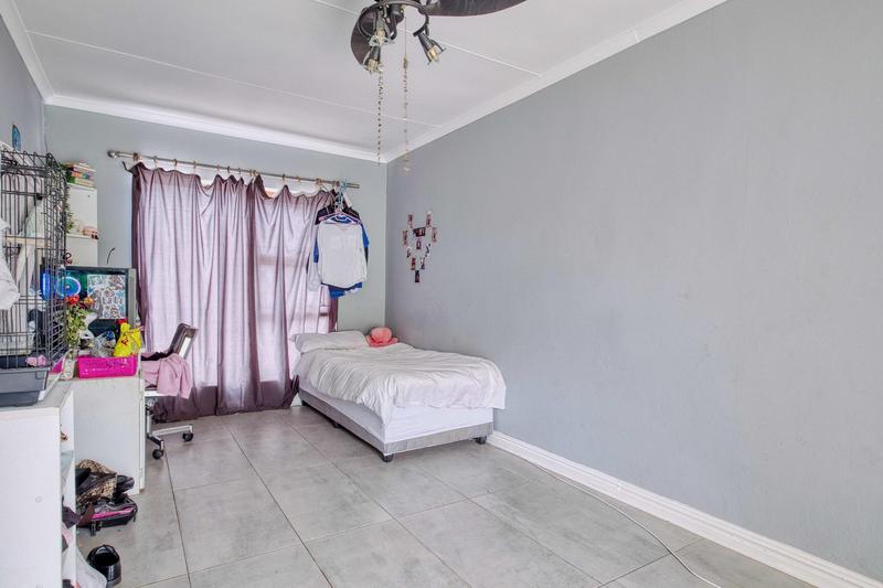 5 Bedroom Property for Sale in Port Elizabeth Eastern Cape